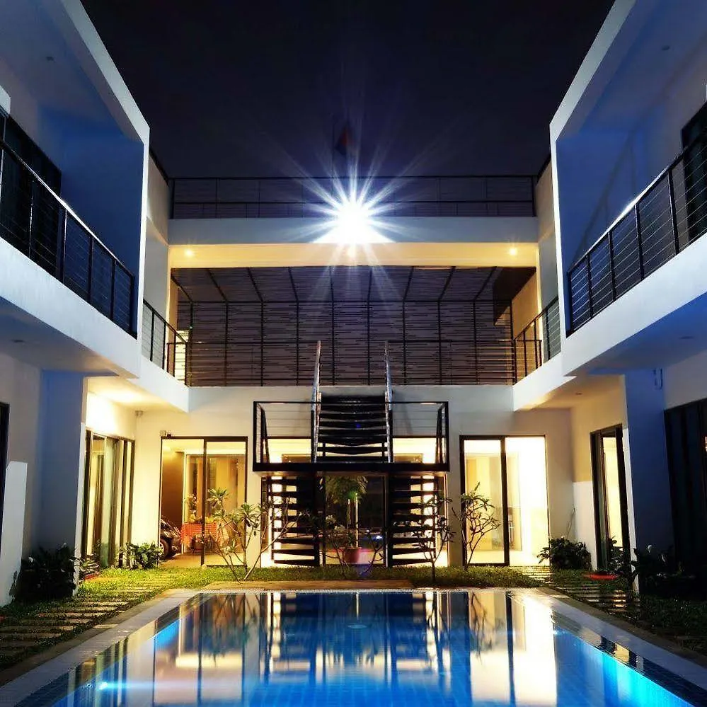 Na Boutique Hotel Σίχανουκβιλ